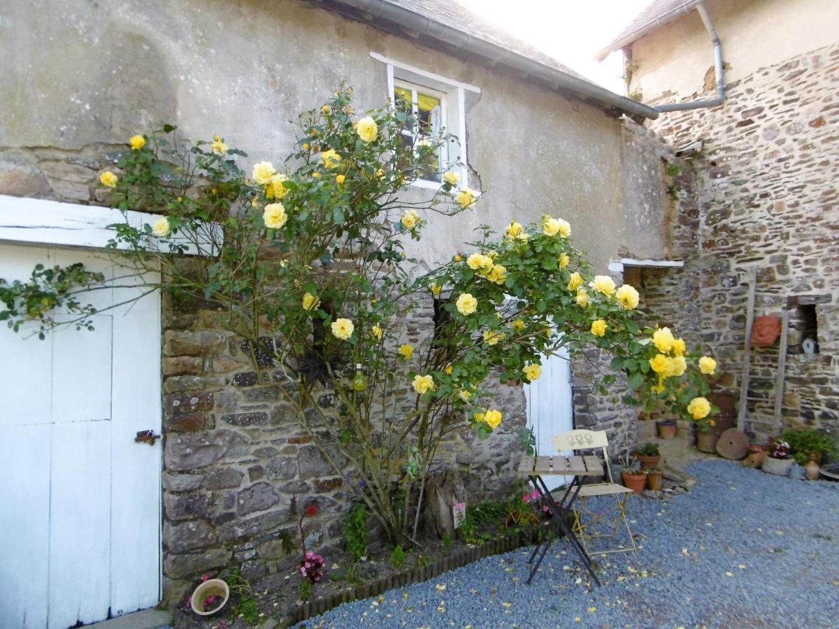 La Bicyclette Bleue Bed & Breakfast Montpinchon Екстериор снимка