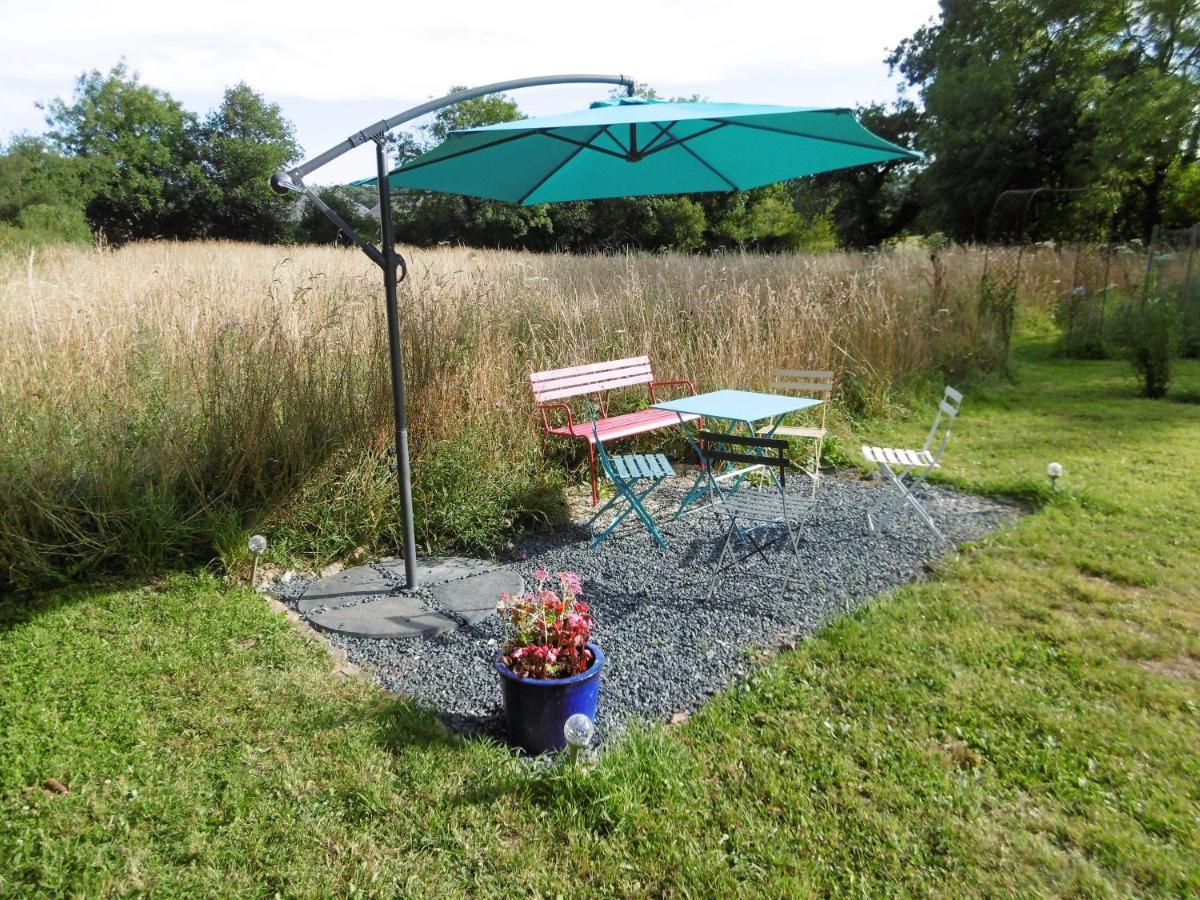 La Bicyclette Bleue Bed & Breakfast Montpinchon Екстериор снимка
