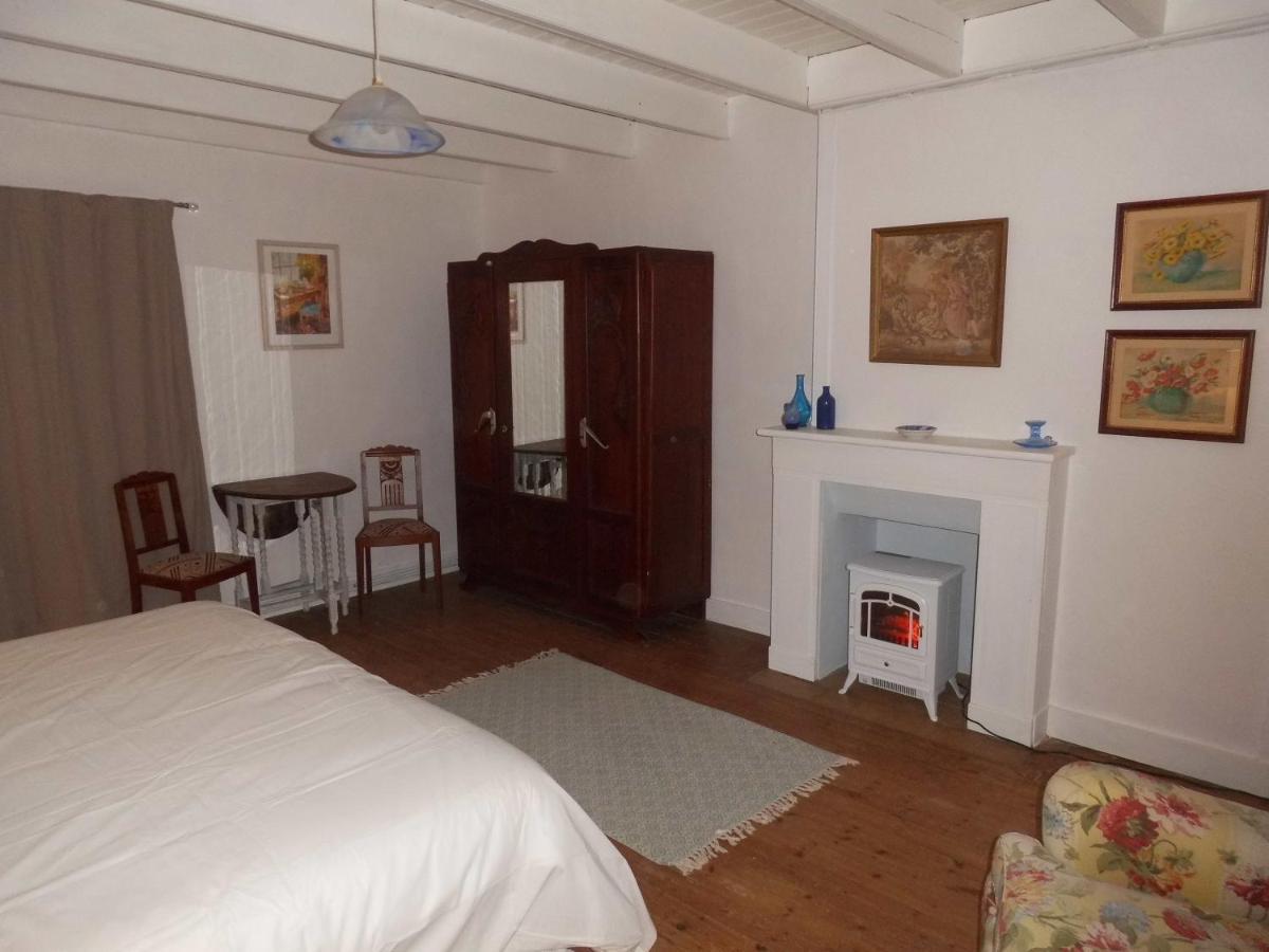 La Bicyclette Bleue Bed & Breakfast Montpinchon Екстериор снимка